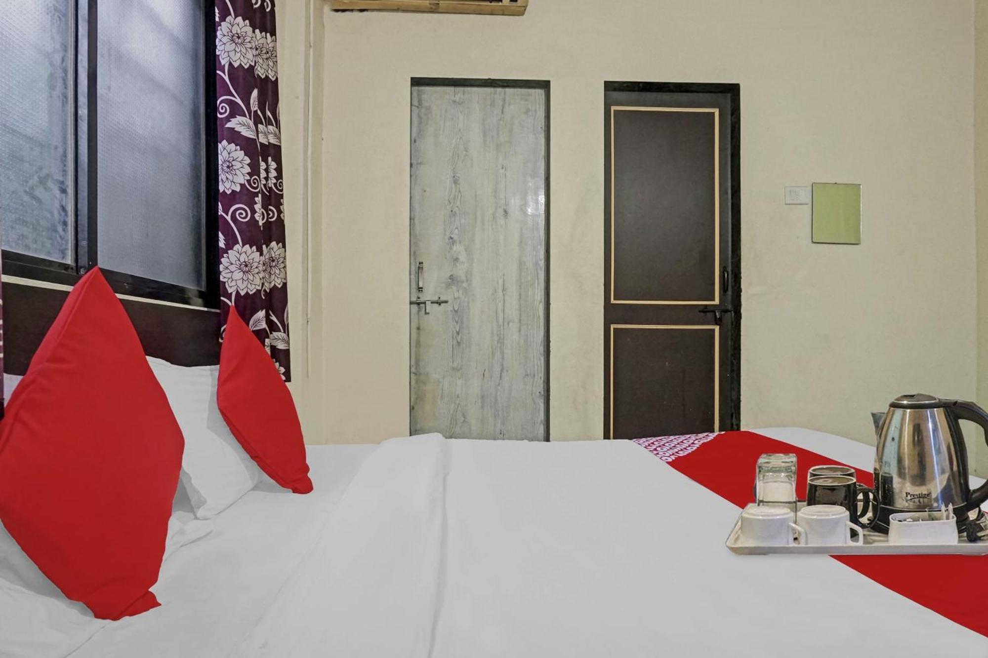 Hotel O R K Exclusive 辛加瓦迪 外观 照片